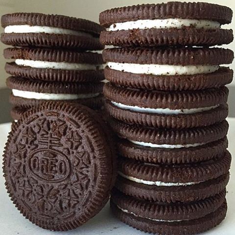 Any Oreo lovers ??? 😍😍😍 oreos lebanese lebanoneats lebaneseblog snacking candy biscuits oreocookies cookies foodporn foodie foodgasm foodshare whatdiet