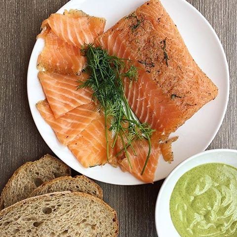 Any salmon lovers here? 😍❤️🍴 Photo credits @yarannoti