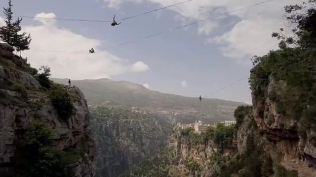 Após seis meses de preparação, atletas de 22 países diferentes escalaram... (Bcharreh, Liban-Nord, Lebanon)