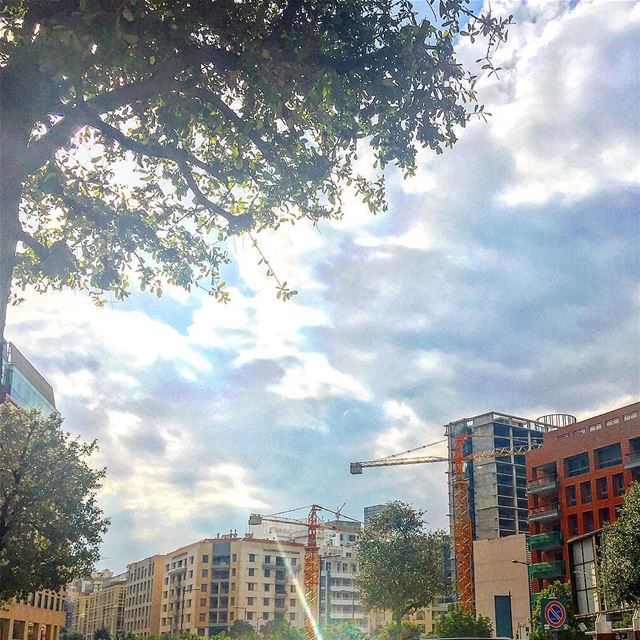 Après la pluie, le beau temps. Sunshine is back😁... (Downtown Beirut)