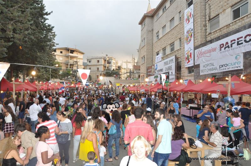 Around the World in Beit Chabeb