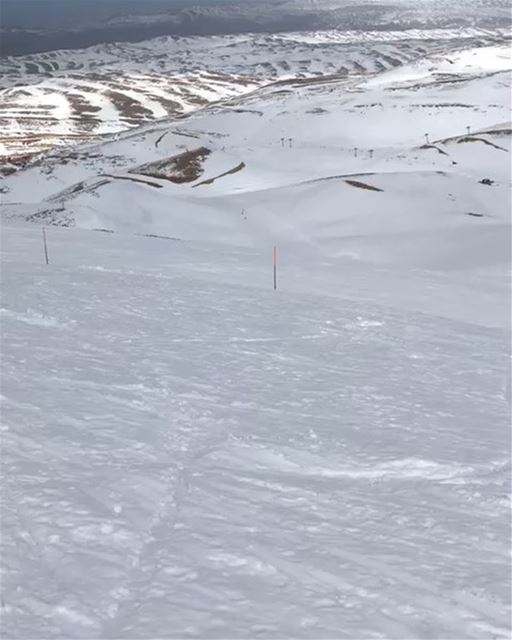 Arraste os vídeos para conferir mais belas imagens do Líbano e suas estaçõe (Faraya, Mont-Liban, Lebanon)