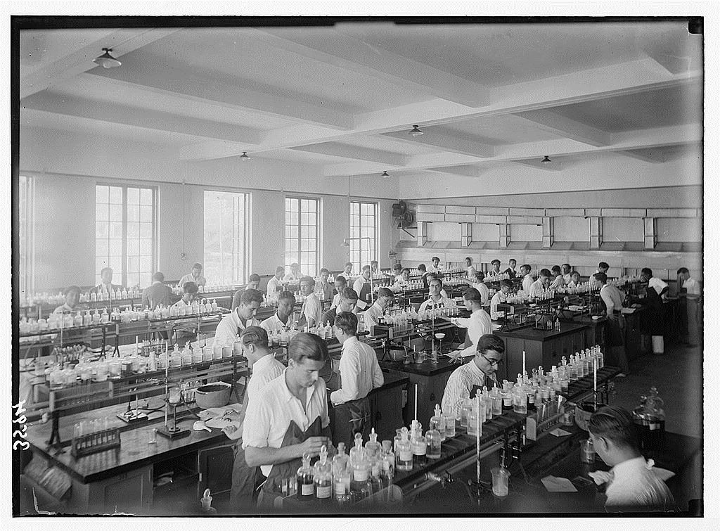AUB Chemistry Classroom  1920s 