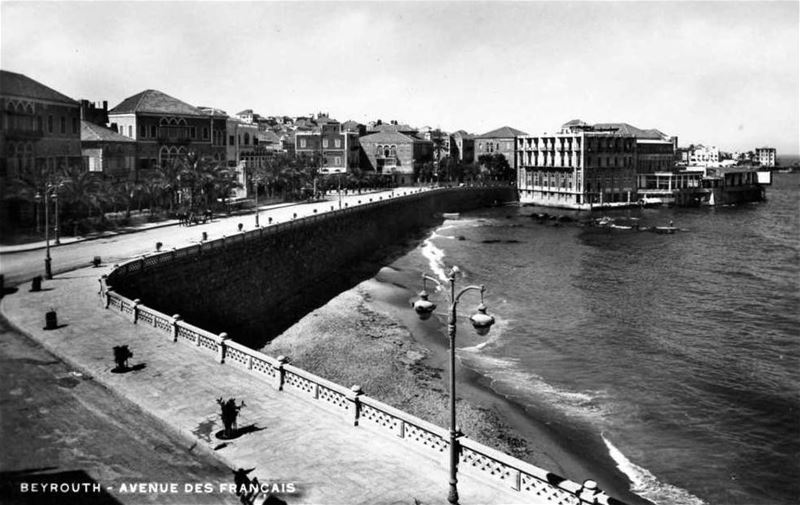 Avenue des Francais  1930