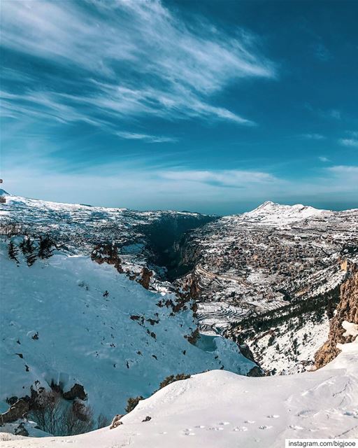 Awesome view! shotoniphone ..... natgeoshot  natgeotravelpic ... (Lebanon)