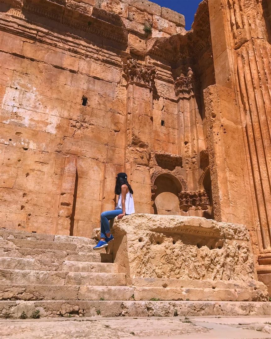 ... (Baalbek , Roman Temple , Lebanon)