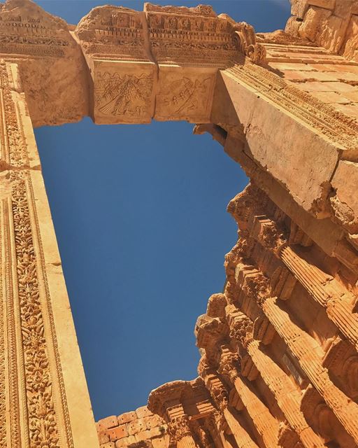 ... (Baalbek , Roman Temple , Lebanon)