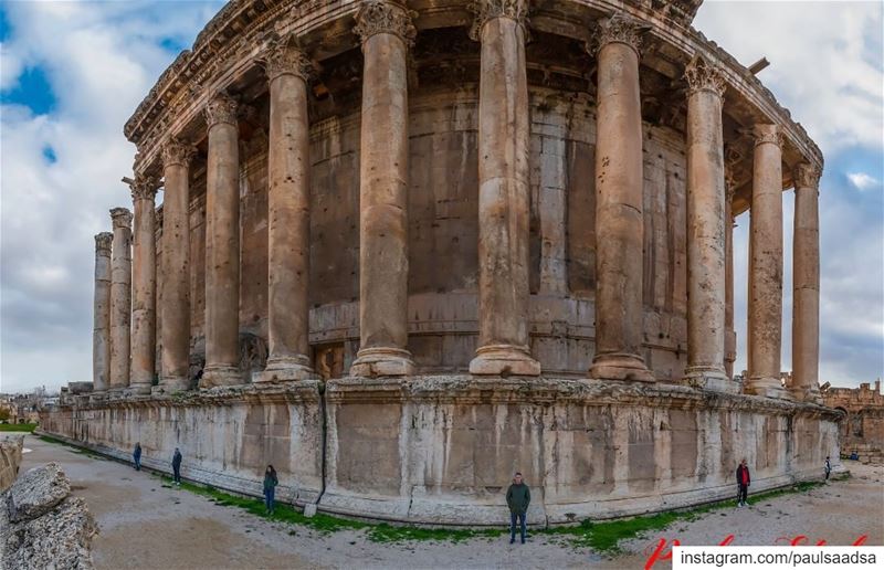  baalbek  ruins  lebanon ... (Baalbek, Lebanon)