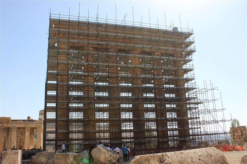  baalbek  ruins  under  renovation   livelovelebanon  livelovetour ... (Baalbek , Roman Temple , Lebanon)