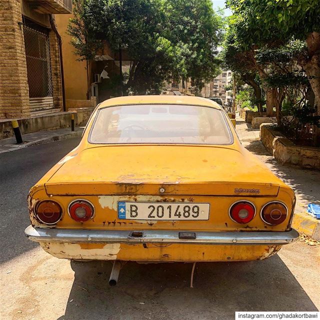 Baby, i’ve got your number 🎶...... vintagecar  taillights  orange ... (Achrafieh, Lebanon)