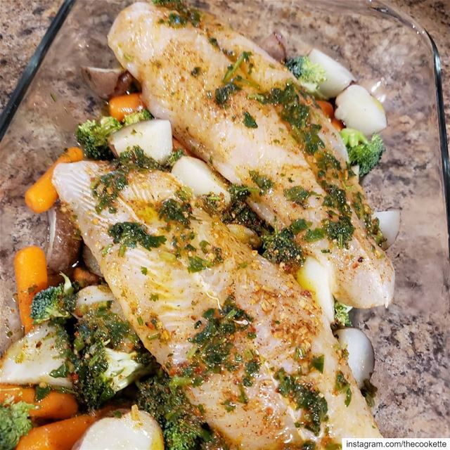 Baked fish fillets and vegetables🌸Ingredients🌸2 fish fillets6-7 mini... (Greater Montreal)