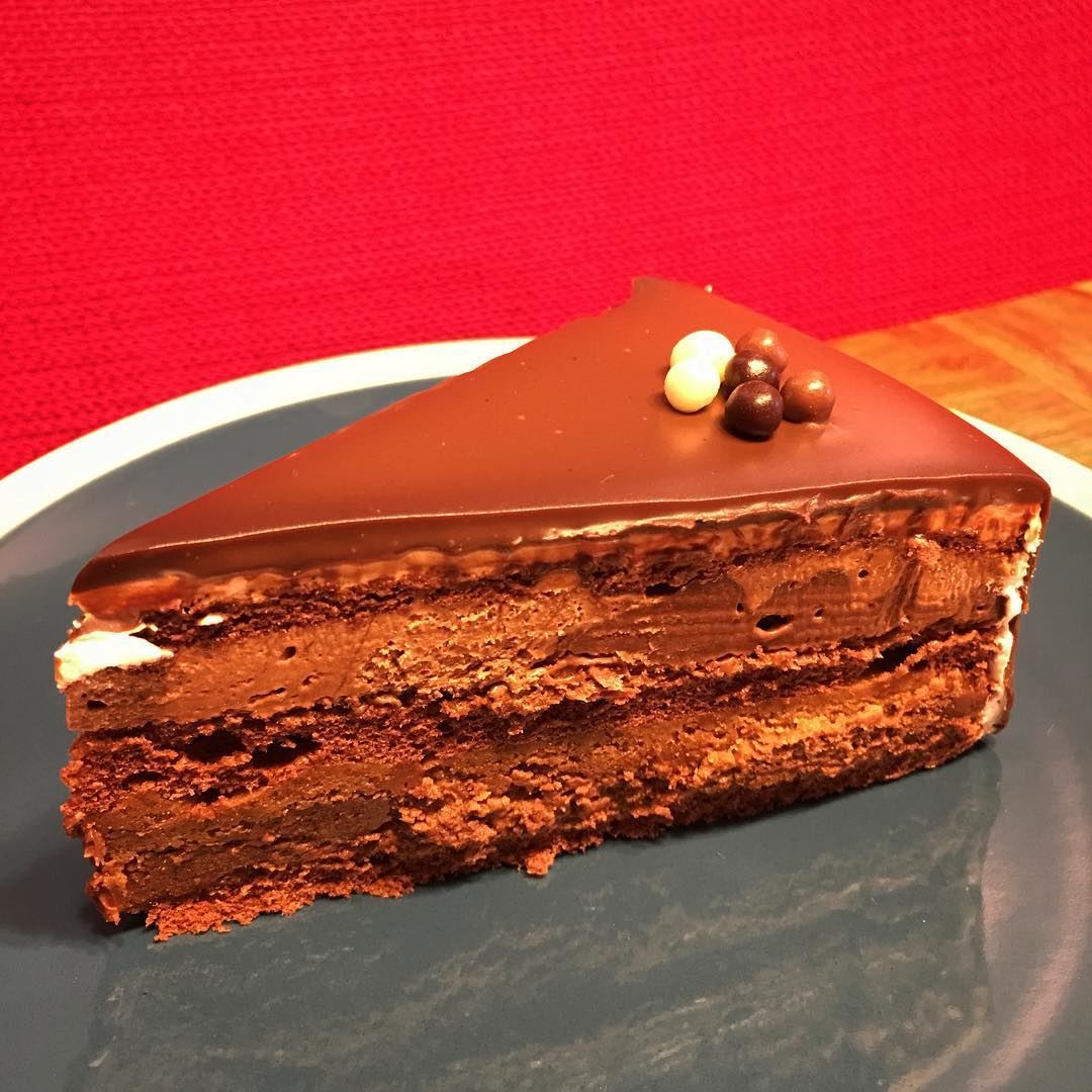 Bakers make the world 🌎 smell better. caken  nutella  chocolate ... (Pâte À Choux)