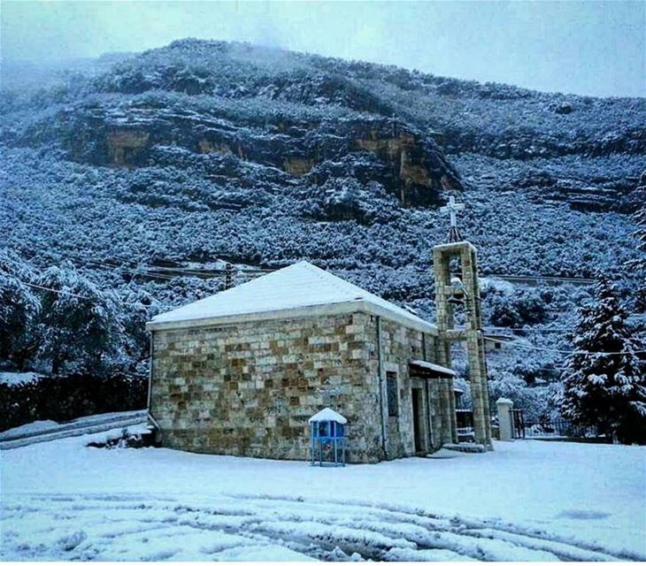  batroun  beitchelala  village  snow  snowtime  snowday  bebatrouni ... (Beït Chelâla, Liban-Nord, Lebanon)