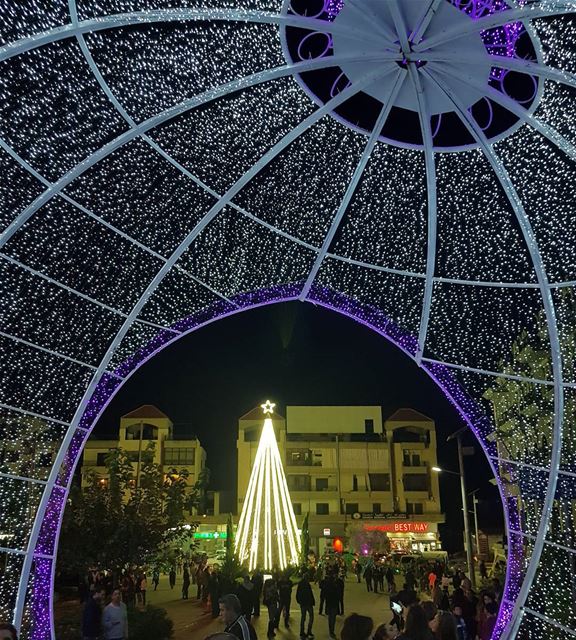  batroun  christmas  christmastime  christmasdecoration  bebatrouni ... (Batroûn)