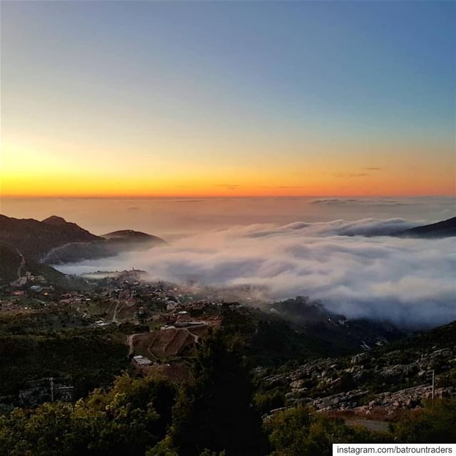  batroun  douma  village  sunset  clouds  mountains  bebatrouni  lebanon ... (Douma, Liban-Nord, Lebanon)