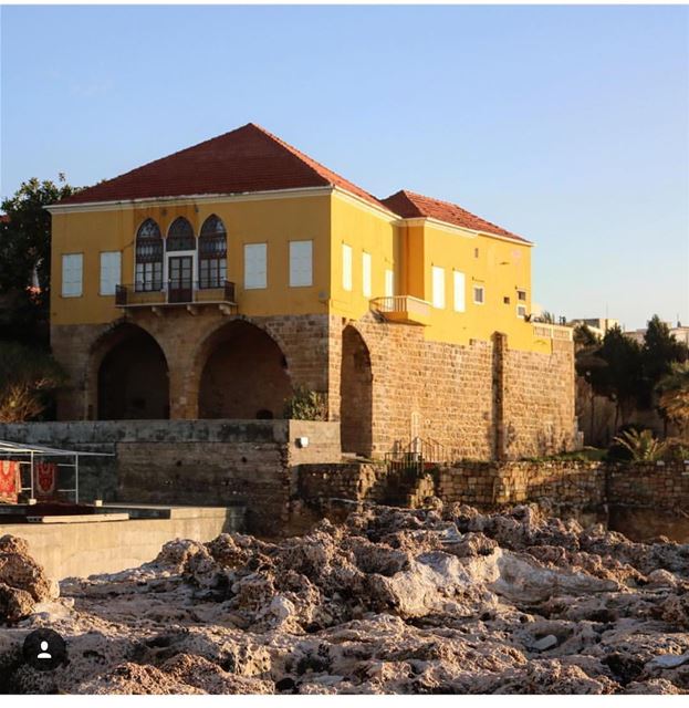  Batroun @miri_m_94  houses oldbutgold  patrimoine  livelovelebanon ... (Batroûn)
