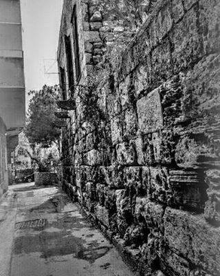  batroun  old  souk  old  oldsouk  wall  batrountraders  instabatroun ... (Batroûn)