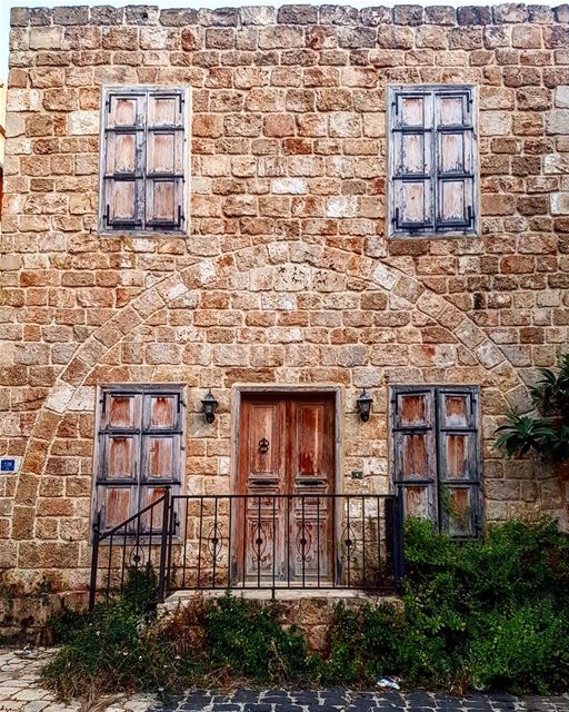  batroun  oldhouse  oldlebanesehouses  oldlebanon  oldsoukbatroun ... (Batroûn)