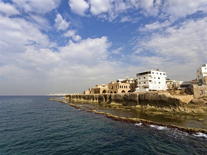  batroun  phoenician  wall  batrounbeach  batrouncoast  mediterranean  sea... (Phoenicien Wall)