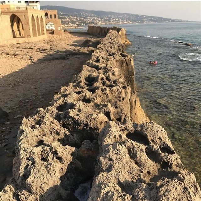  batroun  phoenician  wall  batrounbeach  batrouncoast  sea ... (Phoenicien Wall)