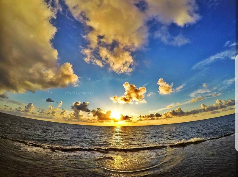  batroun  sunset  beach  sea  mediterraneansea  batrounbeach  batrouncoast... (Batroûn)