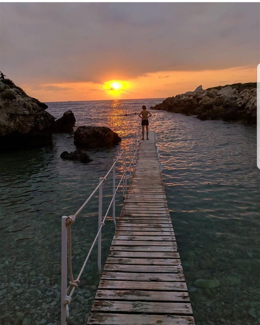  batroun  sunset  jammal  restaurant  beach  sea  mediterraneansea ... (Batroûn)