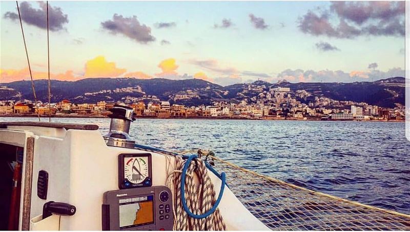  batroun  sunset  sailing  fishing  boat  sea  mediterraneansea ... (Batroûn)