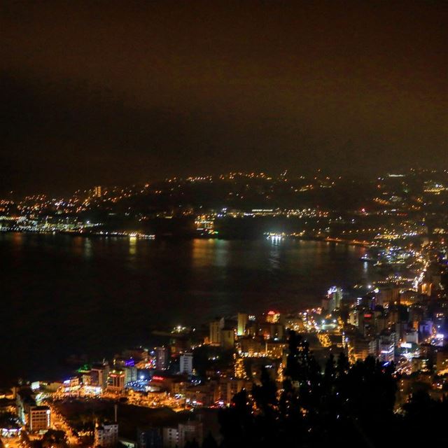  bay  jounieh  jouniehbay  views  night  lights  igers  ig_nature  ig_mood... (خليج جونيه)