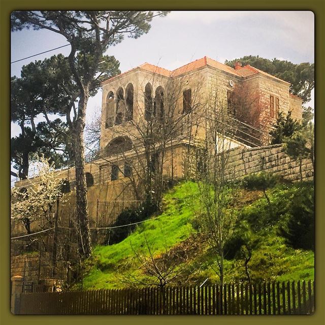 Beautiful Lebanese  traditional  house I have posted an earlier version... (Dhour choueir)