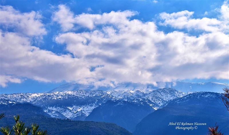 Beautiful morning 😍 The highest summit in Lebanon and the Middle East is... (`Akkar, Liban-Nord, Lebanon)