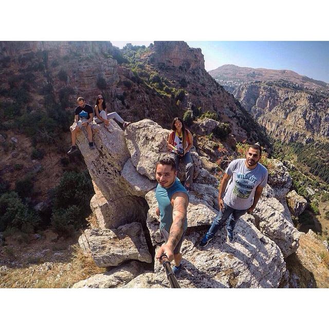 Beautiful people 💚.... naturelovers  qannoubine  camping ... (Kadisha Valley)