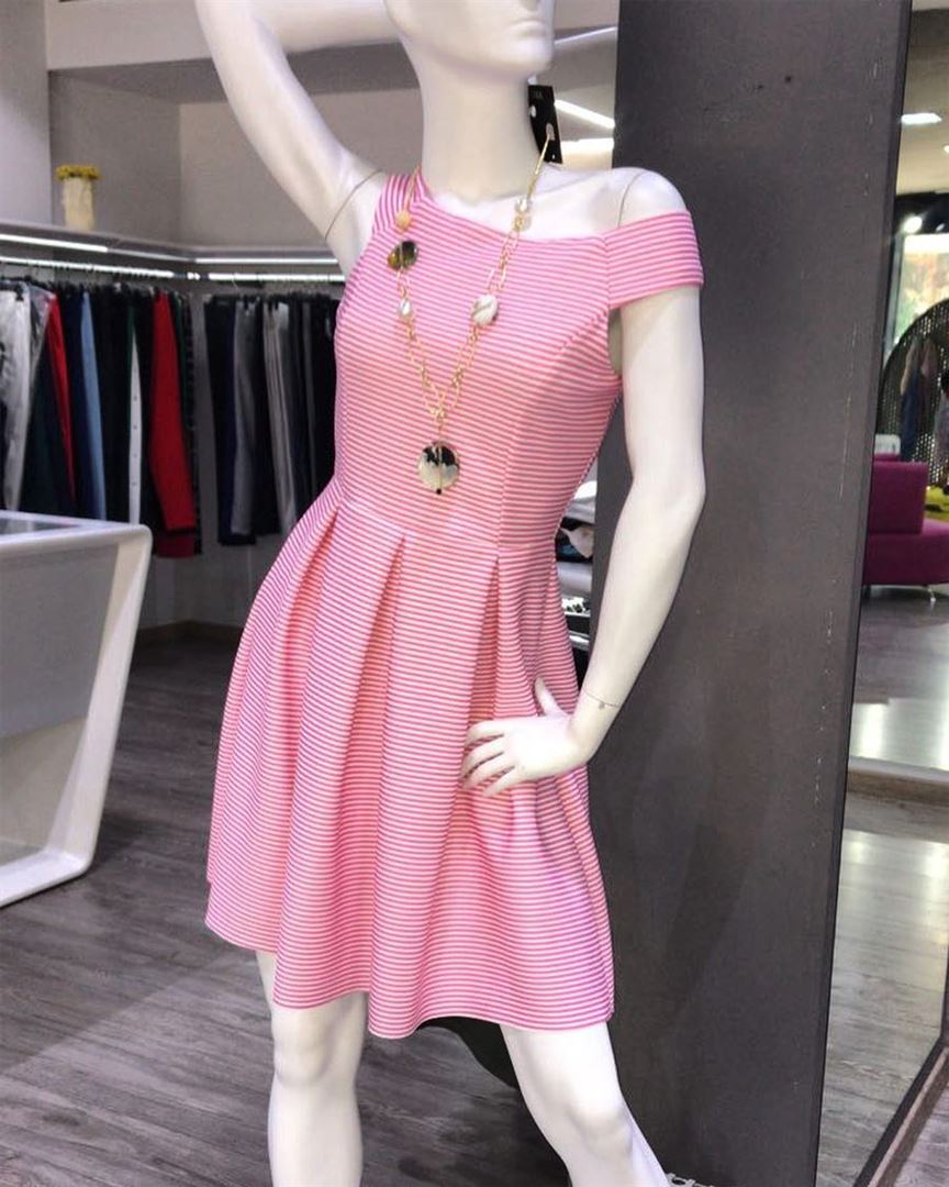 Beautiful pink dress is only a hint of the new upcoming collection, which... (Er Râbié, Mont-Liban, Lebanon)