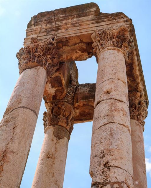 Beautiful ruins..  livelovelebanon  morning  liveloveanjar  lebanonnature ... (`Anjar, Béqaa, Lebanon)