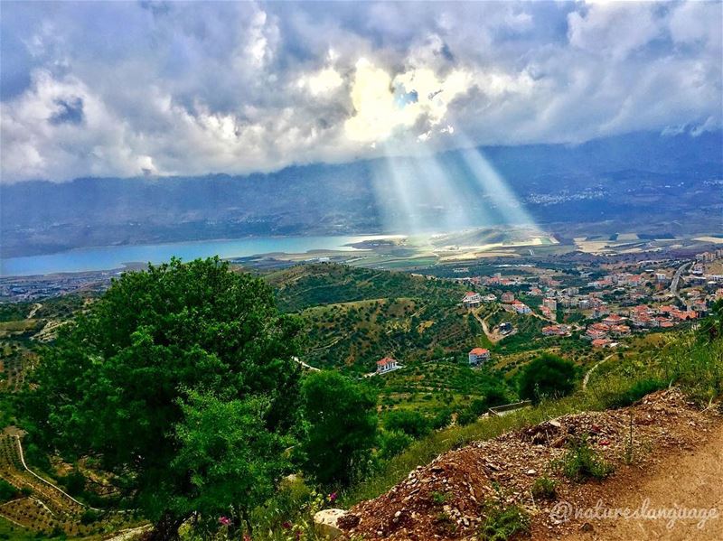 Beautiful scenery of Qaraaoun lake. It is these moments that make... (Lala, Béqaa, Lebanon)