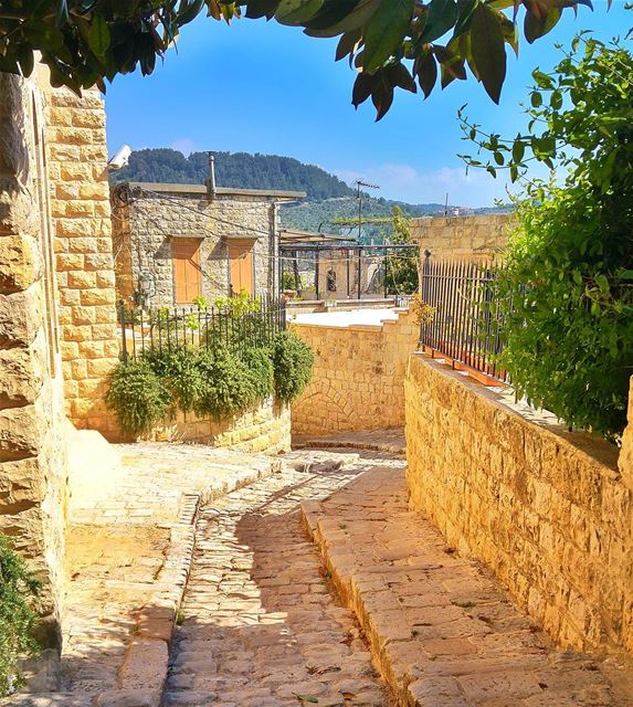 Beautiful streets - deir el qamar ❤ lebanon  nature  naturelovers ... (Deïr El Qamar, Mont-Liban, Lebanon)