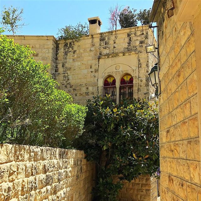 Beautiful sunny day💞welcome spring 2017💞 insta_lebanon whatsuplebanon... (Dayr Al Qamar, Mont-Liban, Lebanon)
