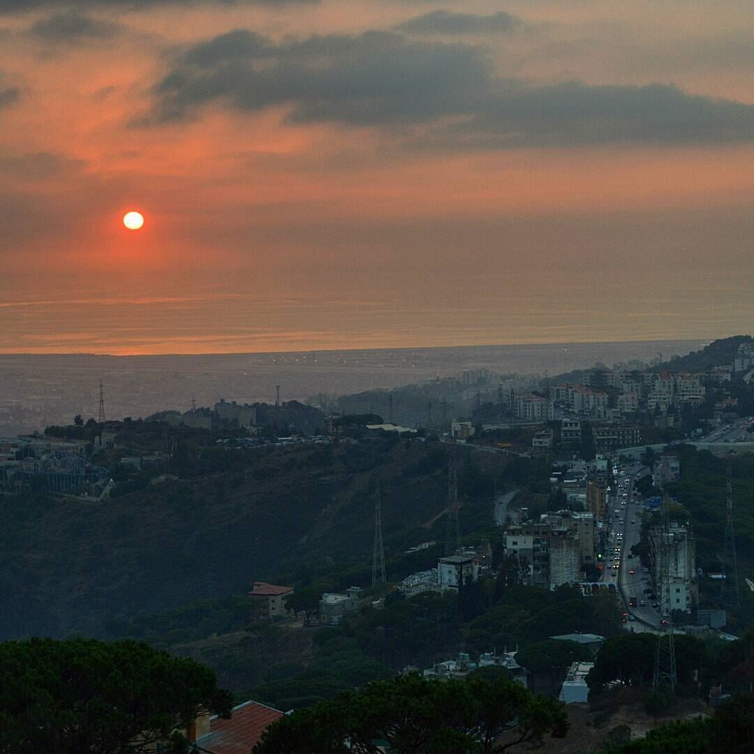 Beautiful sunset ❤❤ beautyofnature  naturephotography  sunset  photoshoot... (Araya, Mont-Liban, Lebanon)