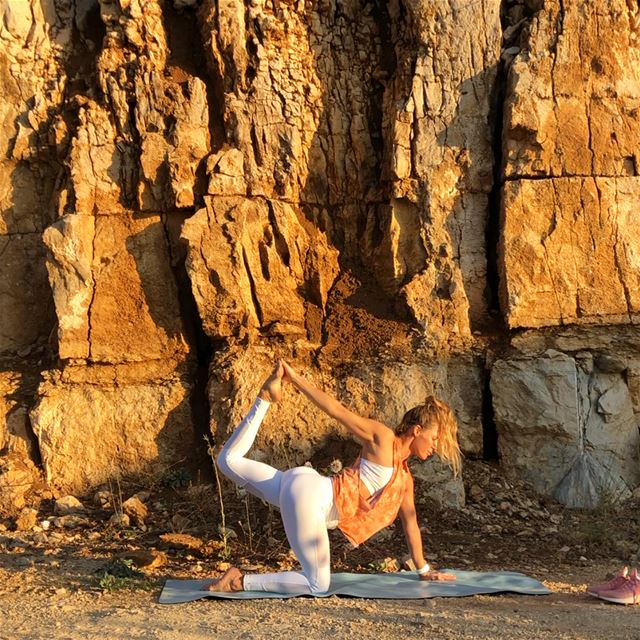 Beautiful sunset flow in the mountains, it’s definitely getting harder to... (Faraya, Mont-Liban, Lebanon)