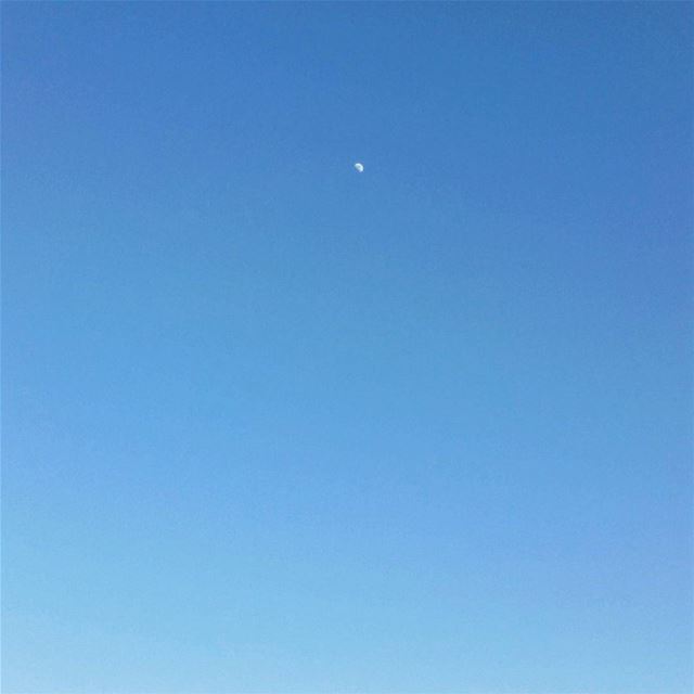 Beautiful things can't be hidden 💙🌚 If you can notice 🌙 tb sunday...