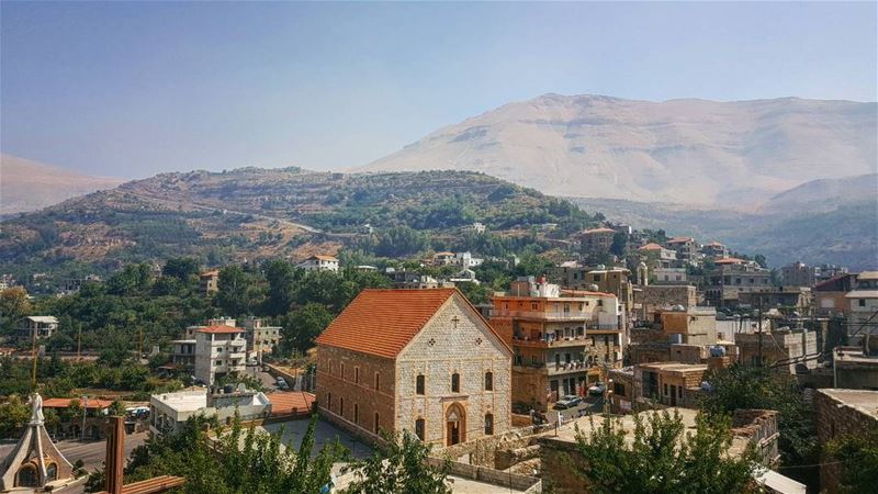 Beautiful things don't ask for attention ⛰🏡... oldarchitecture ... (Bekaa Kafra)