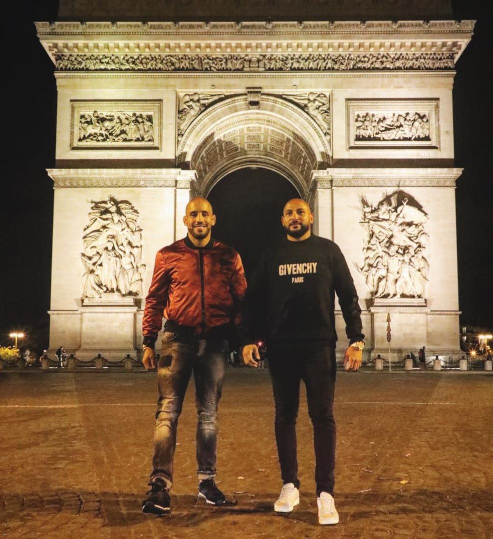 Being humble is the key ! Meeting the moroccan UFC champ @abuazaitar 💪🏼🤼 (Arc de Triomphe)