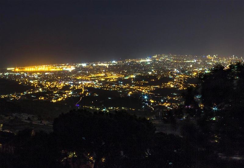  Beirut aley citylights cityscape landscape beautifullebanon super_lebanon... (`Alayh, Mont-Liban, Lebanon)