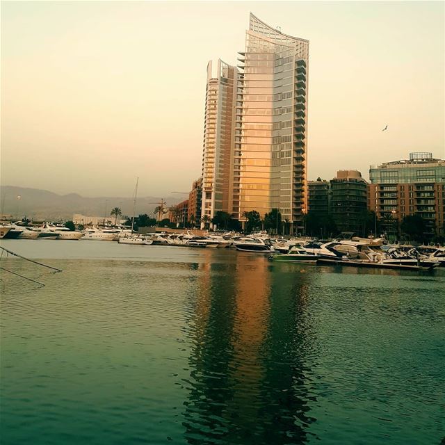  beirut  beiruttowers  livelovebeirut  bestofleb  run🏃  runningman ... (Saint-George Hotel,Yacht Club & Marina)