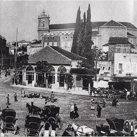 Beirut Cafe Al Kazaz in 1900 .