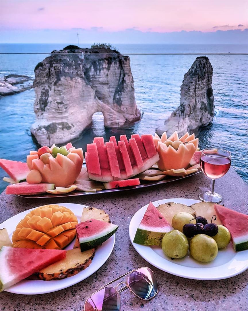 Beirut City Rocks! 💖💜💖 Wishing you all a fruitful Sunday 🍉🍍🍉🍍🍉..... (Beirut, Lebanon)