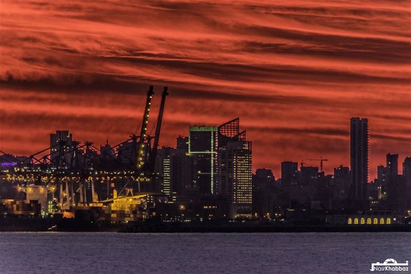 Beirut cityscape from dbayye... real color of sky  streetphotography ... (Dbayeh, Mont-Liban, Lebanon)