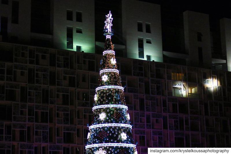  Beirut Downtown  christmastree 🎄💫(Still not over  christmaspictures... (Downtown Beirut)