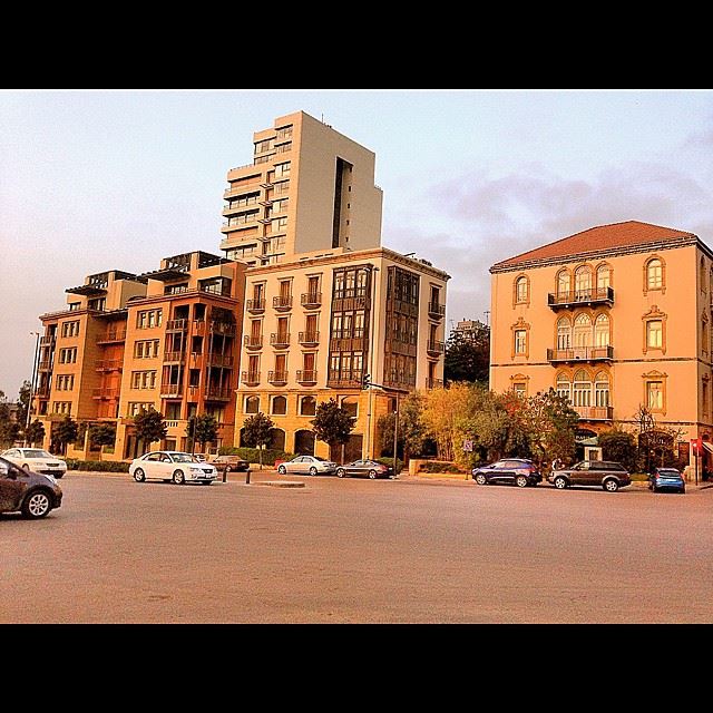  beirut gemaizeh  saifiroad paulresturant downtownbeirut buildings  cars...