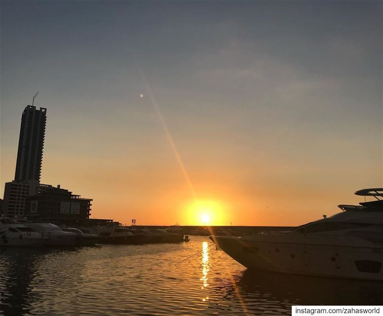 🌅  beirut lebanon instalebanon picoftheday  instapic livelovebeirut... (Beirut, Lebanon)