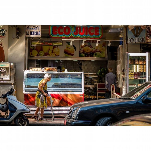  beirut  lebanon  street  sign  street  streetphoto  cars  colorful  fruit... (Burj Hammud)